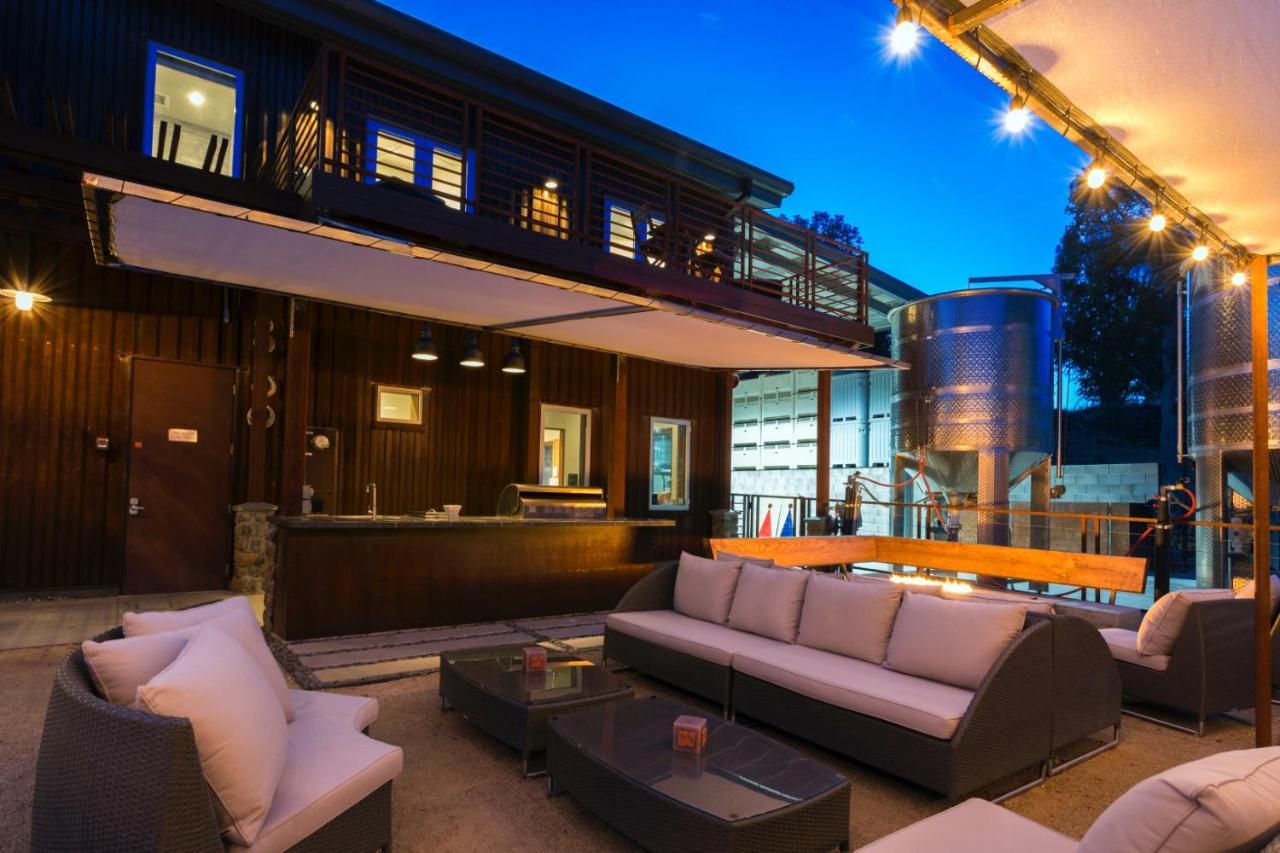 Bed And Barrel At Stonehouse Cellars Bed & Breakfast Clearlake Oaks ภายนอก รูปภาพ
