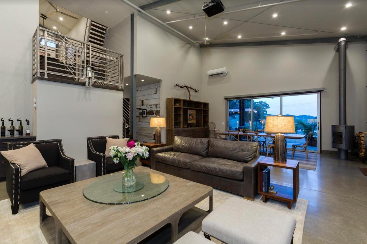 Bed And Barrel At Stonehouse Cellars Bed & Breakfast Clearlake Oaks ภายนอก รูปภาพ