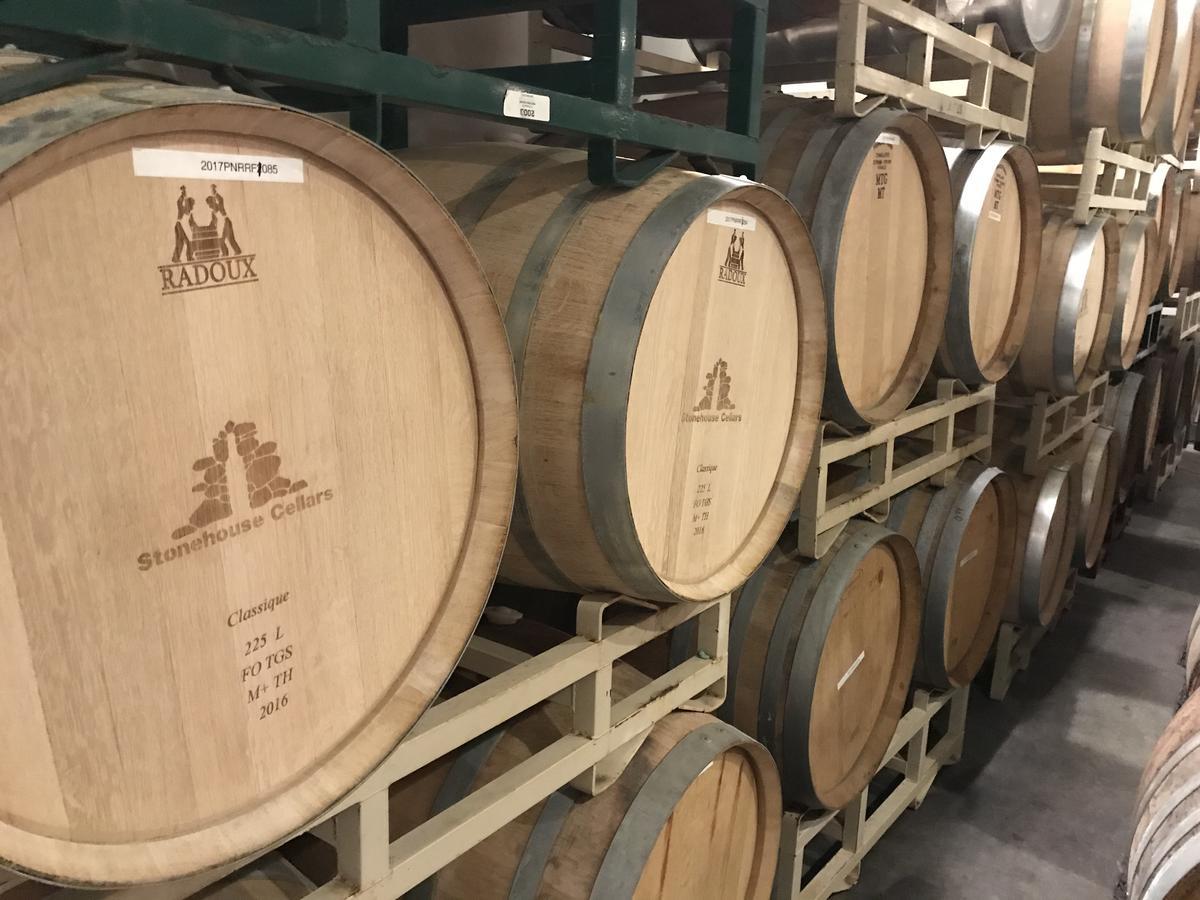 Bed And Barrel At Stonehouse Cellars Bed & Breakfast Clearlake Oaks ภายนอก รูปภาพ